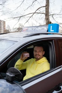 geslaagde-leerling-rijbewijs-gehaald-den-haag